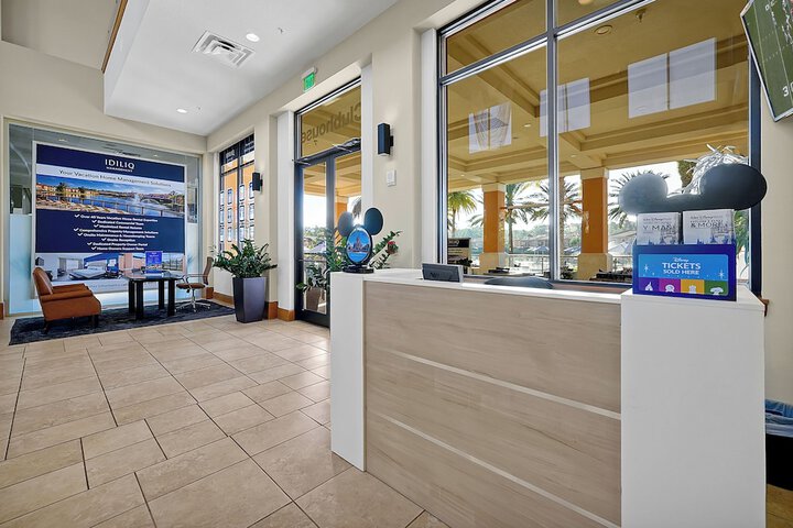 Regal Oaks Resort Vacation Townhomes by IDILIQ