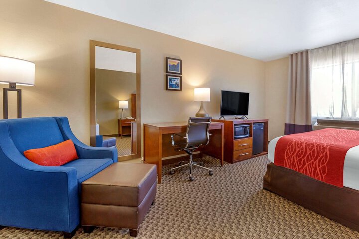 Room 12 of 32