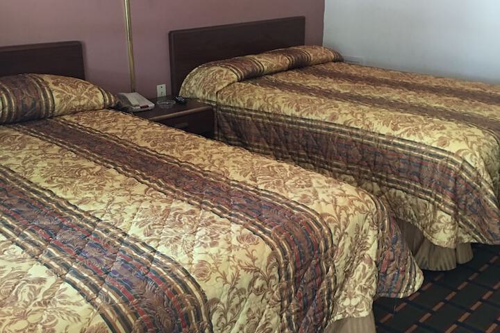 Room 21 of 80