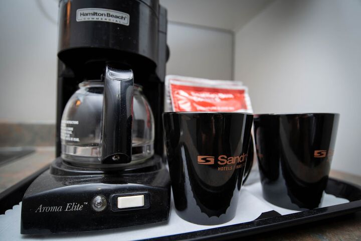 Breakfast/Coffee Service 29 of 32