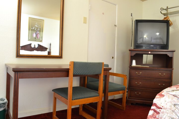 Room 25 of 34