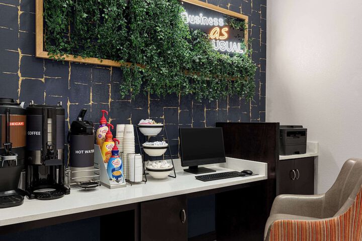 La Quinta Inn & Suites by Wyndham Oxford - Anniston