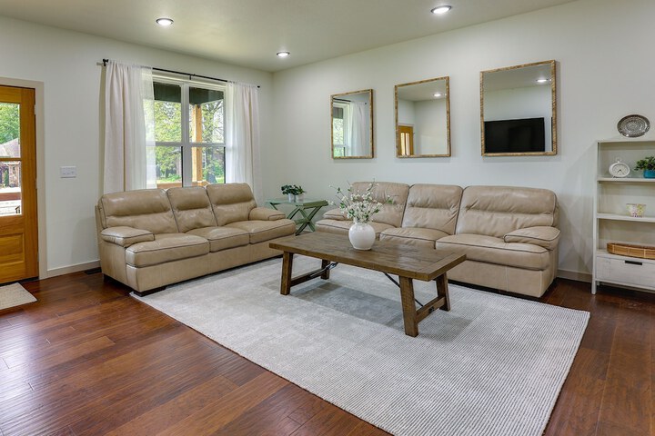 Bella Vista Vacation Rental on The Back 40 Trail!