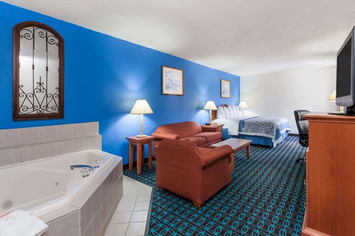 Room 10 of 15