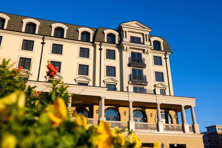 Hotel Carmichael Autograph Collection