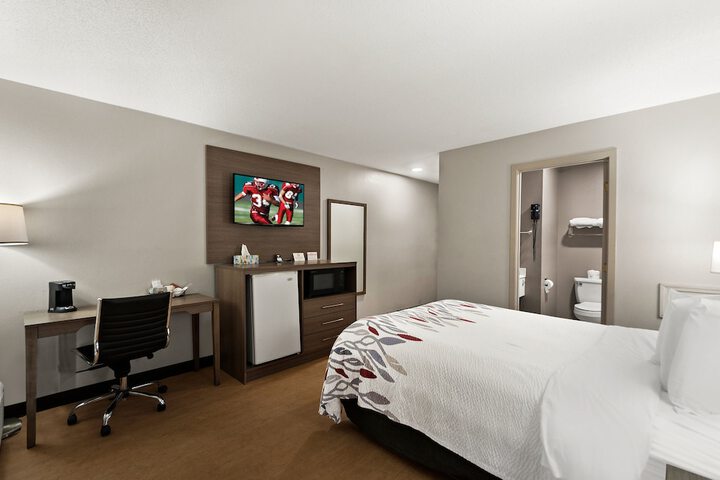 Room 27 of 34