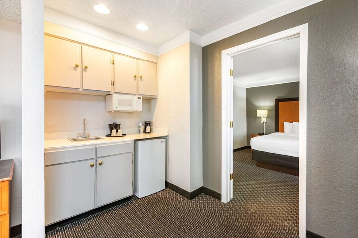 Room 9 of 23