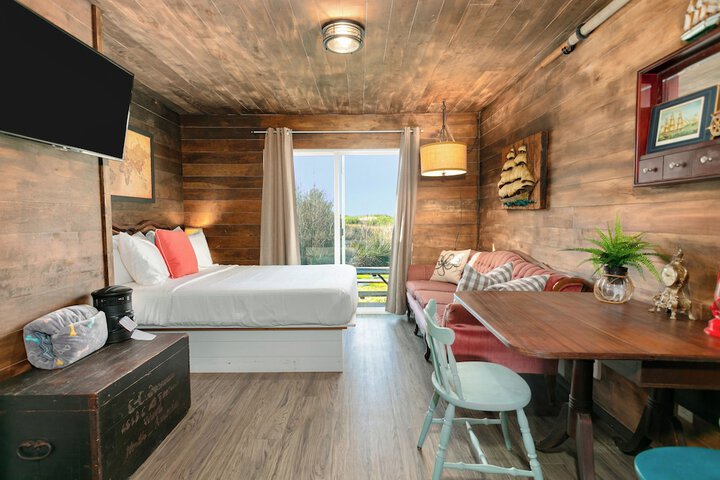 Breakwater Resort