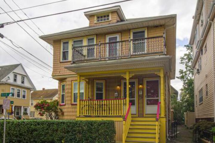 Cozy Large House close to TUFTS / Harvard/MIT 4BR