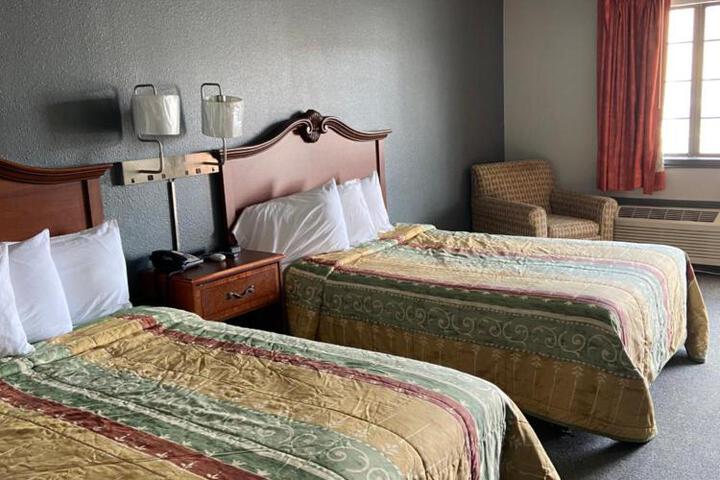 Redbud Inn