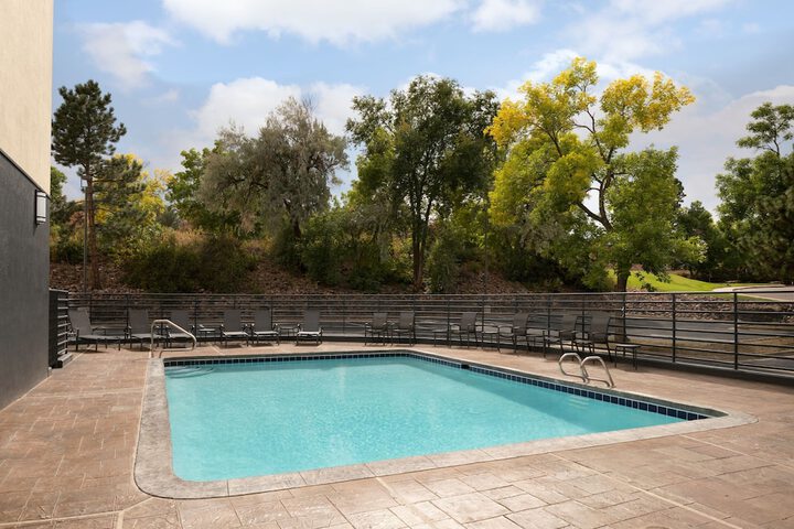 Pool 2 of 24