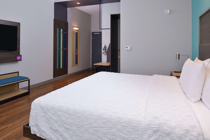 Room 18 of 47