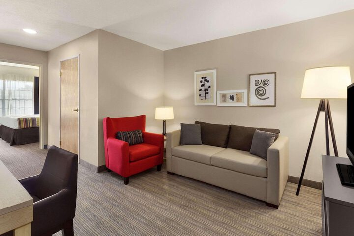 Country Inn & Suites by Radisson Jackson-Airport, MS