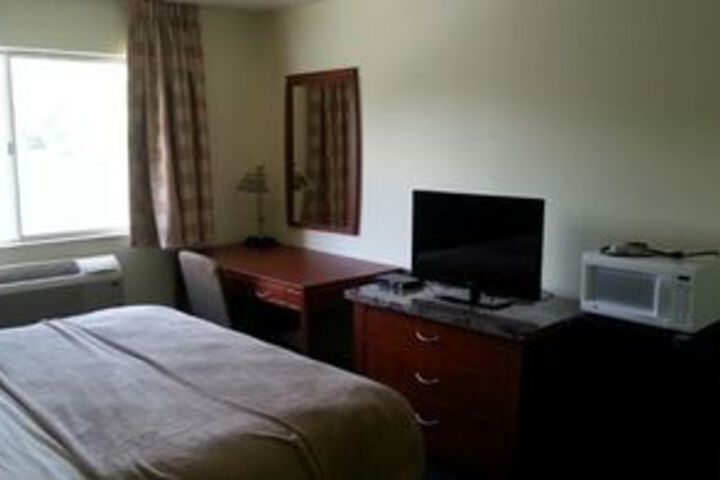 Riverwalk Inn & Suites