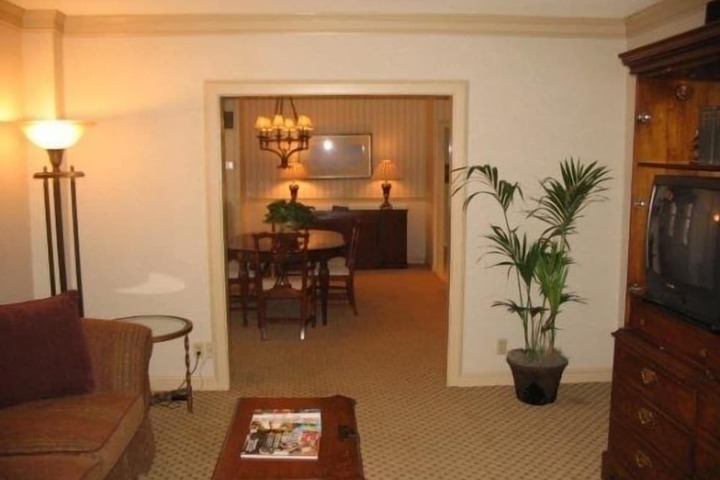 Room 34 of 61