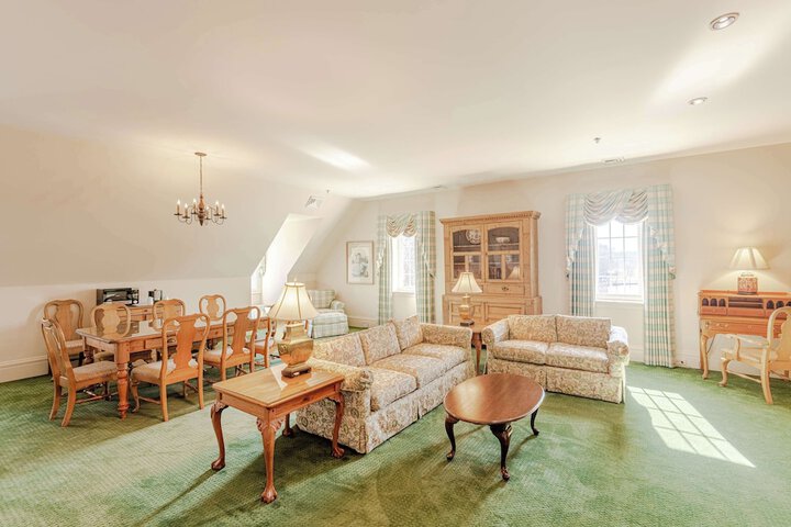 Room 40 of 166