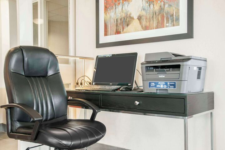 Business Center 37 of 37