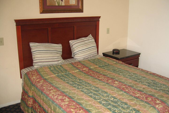 Room 16 of 33