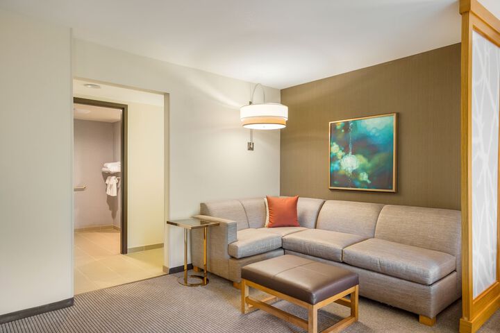 Room 11 of 34