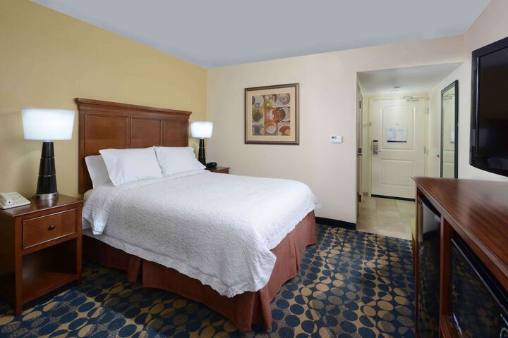 Room 27 of 43