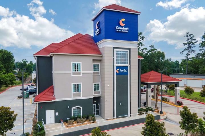 Comfort Inn & Suites Cleveland TX