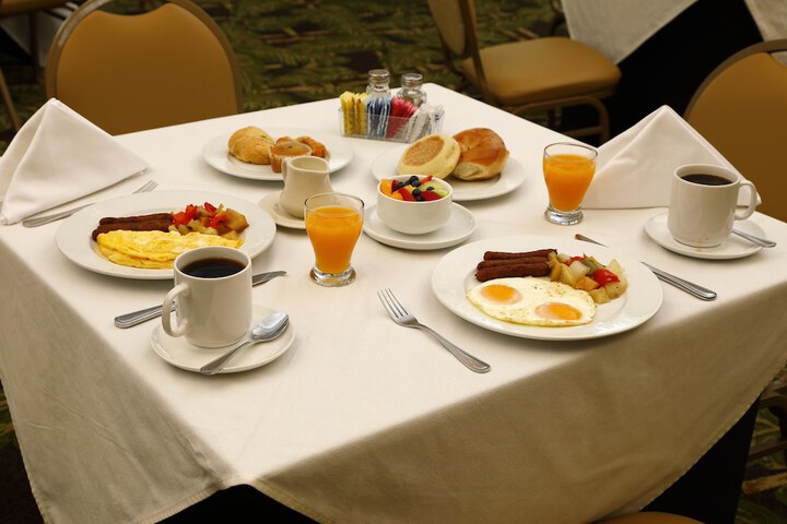 Breakfast/Coffee Service 84 of 96
