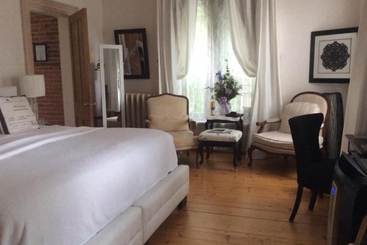 Ile De Garde B & B