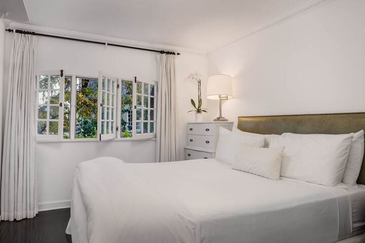 Room 22 of 65