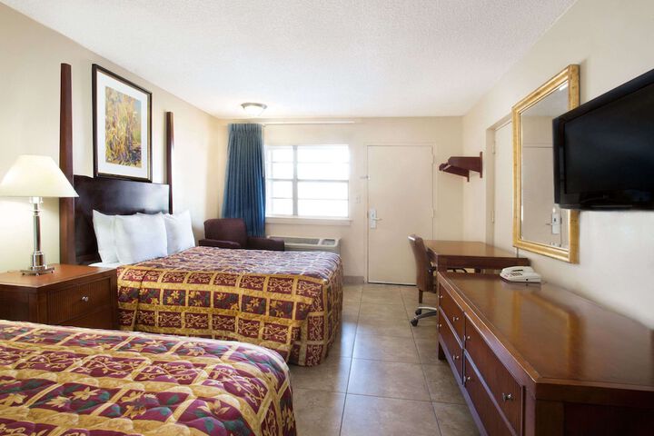 Room 15 of 16