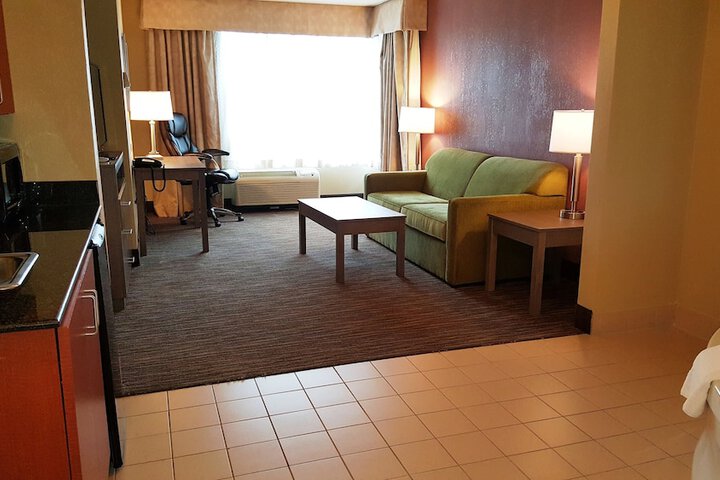 Room 22 of 28