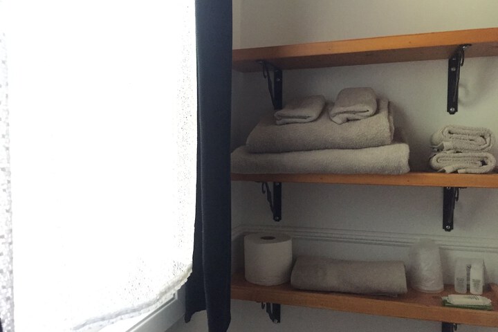 Room 42 of 105
