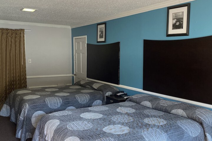 Room 6 of 11