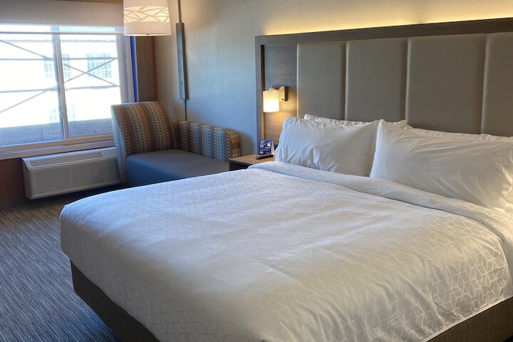Room 10 of 50