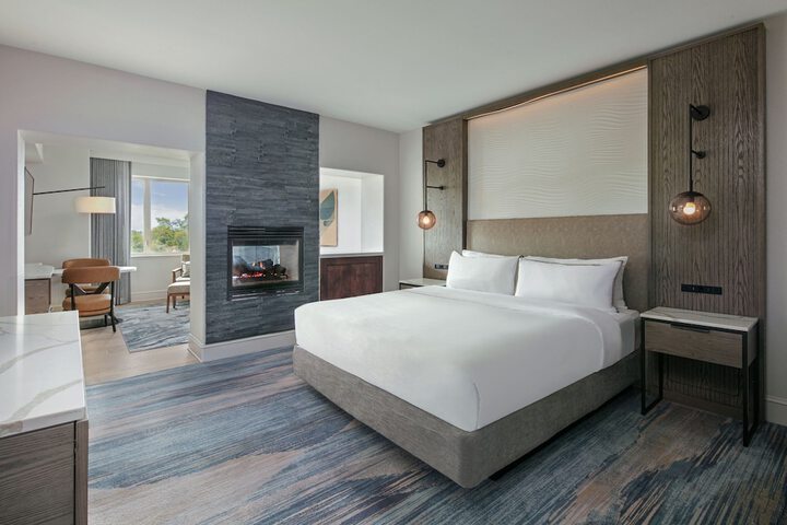 Room 52 of 84