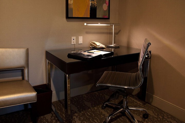 Room 25 of 60