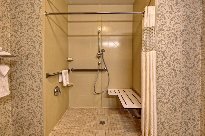 Room 35 of 41
