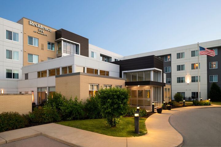Hotel 2 of 39