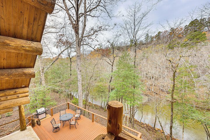 Fish Boat & Hike: Pet-friendly Cabin in Arkansas