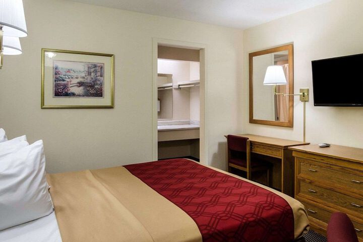 Room 21 of 32