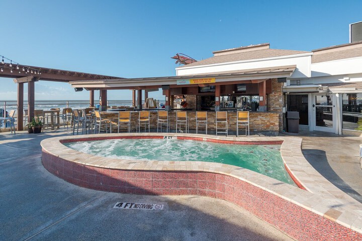 Gaidos Seaside Inn