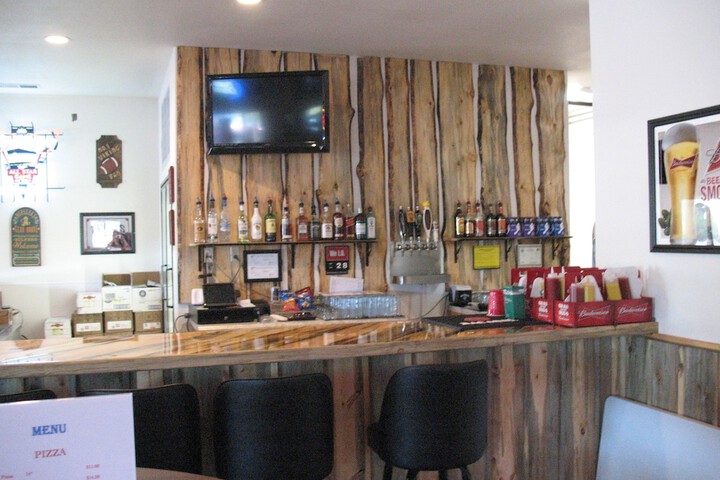 Lounge 7 of 21
