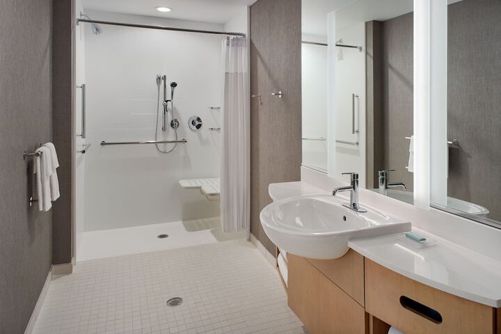 Room 8 of 22