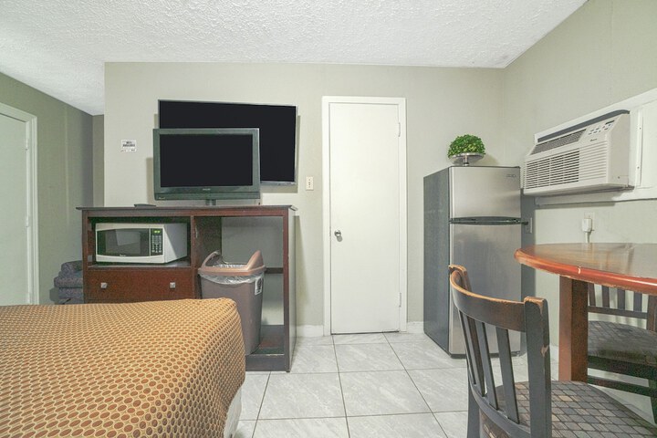 Room 35 of 50