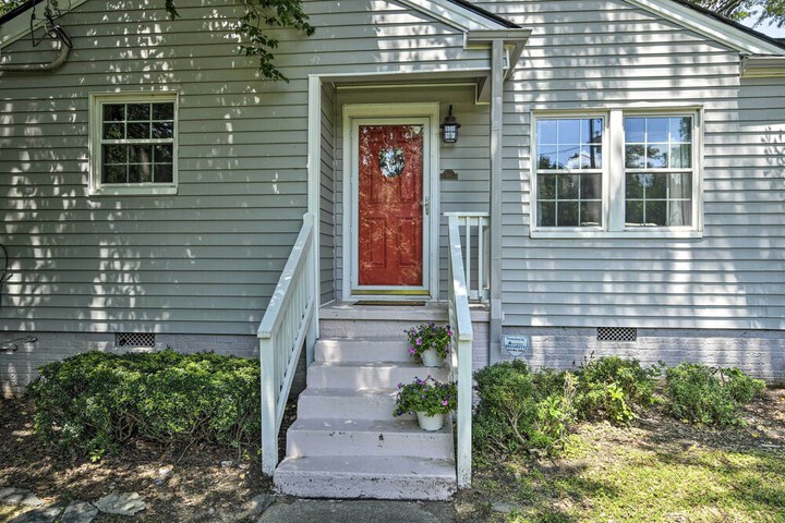 Bright Home w / Yard in Historic Fuquay-varina!