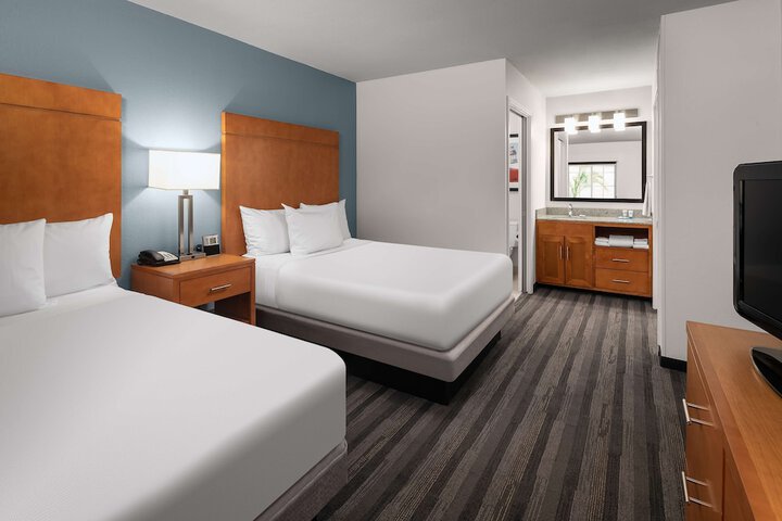 Room 14 of 40