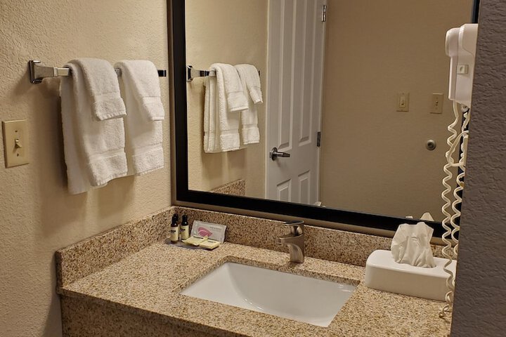 Room 27 of 49
