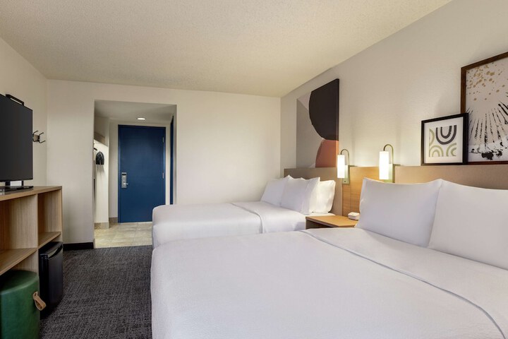 Room 20 of 39