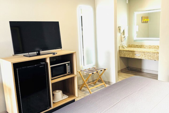 Super 8 by Wyndham Corpus Christi