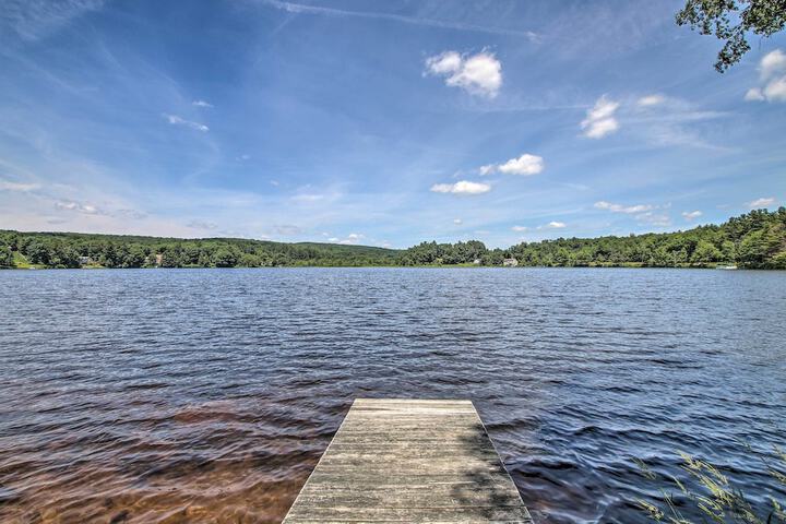 Waterfront New England House on Wickaboag Lake!
