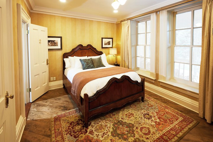 Room 18 of 37